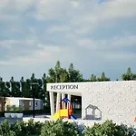 Premium Glamping Resort 4*